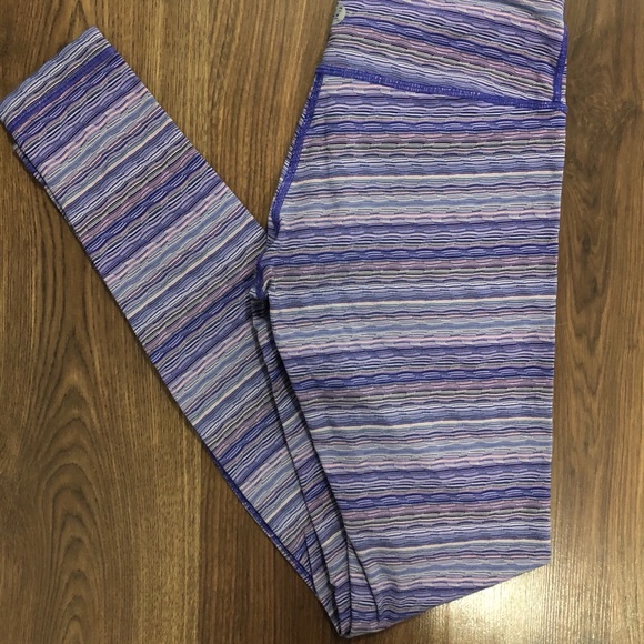 VERY RARE!!! Limited edition lululemon Wunderlust - Picture 3 of 4